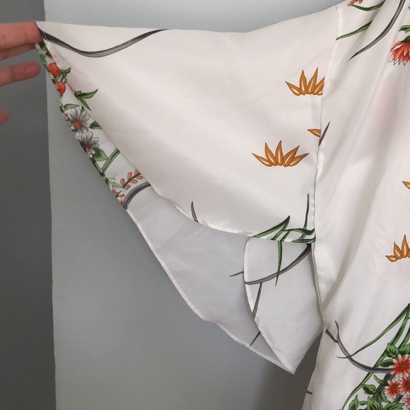 Marukyo Kimono. One size. 100% polyester. - Picture 7 of 8